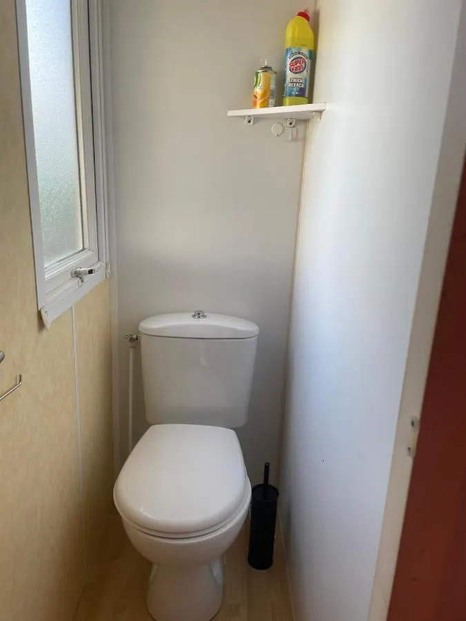 Mobil-Home Au Bord De L'Eau Feins